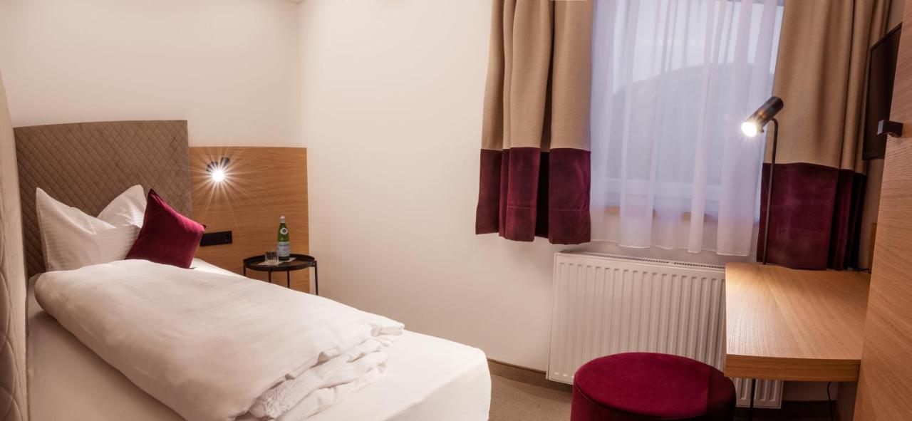 Hotel Hennersberg เวอร์เกิล ภายนอก รูปภาพ