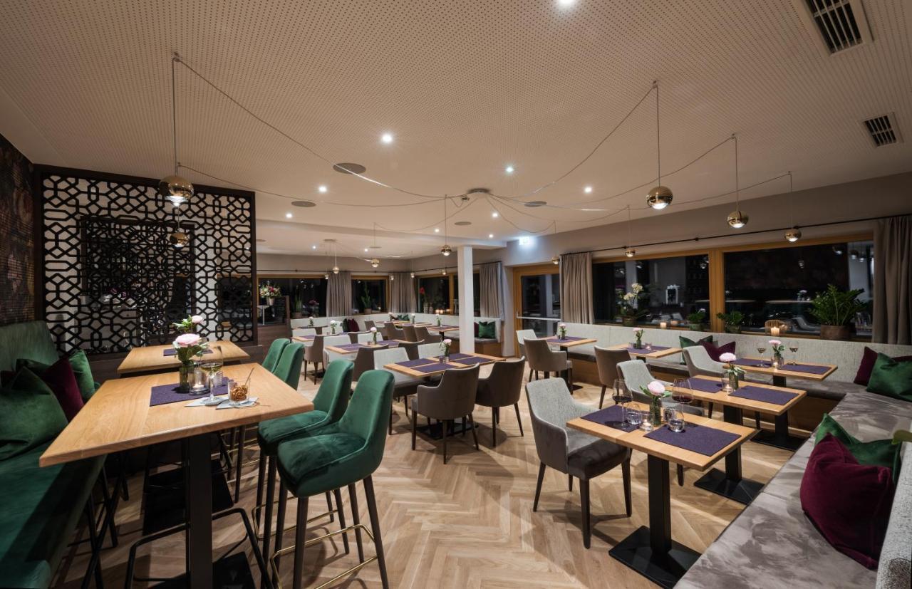 Hotel Hennersberg เวอร์เกิล ภายนอก รูปภาพ